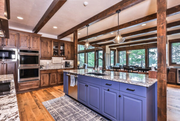Cabin in the Woods kitchen and dining room