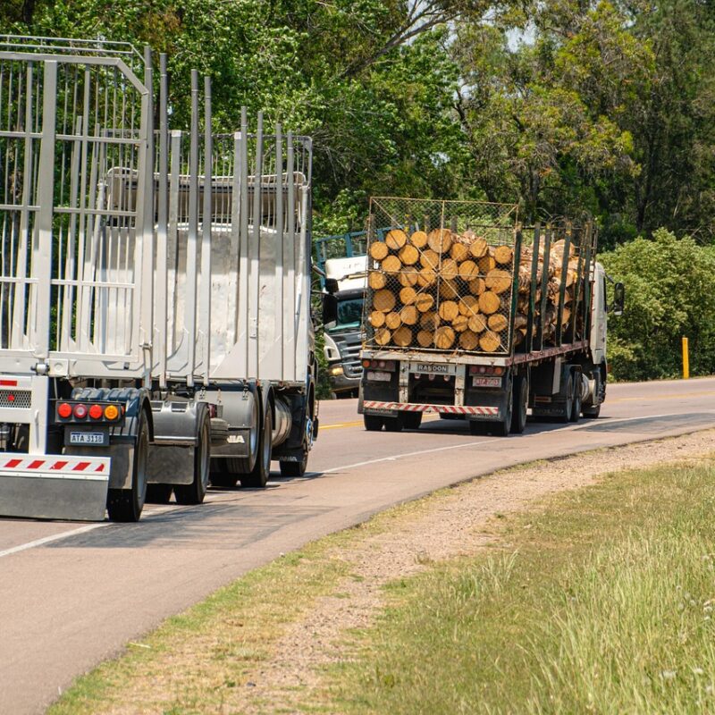 truck carrying lumber - tariffs